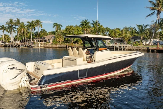 Chris-Craft Catalina 34 Yacht For Sale