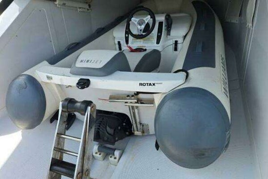 Pershing 5X Yacht For Sale