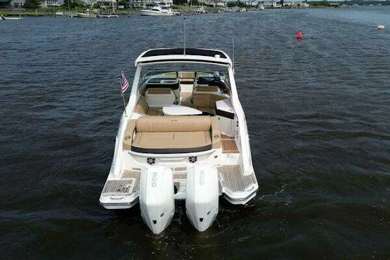 Sea Ray SLX 310 Outboard Yacht For Sale
