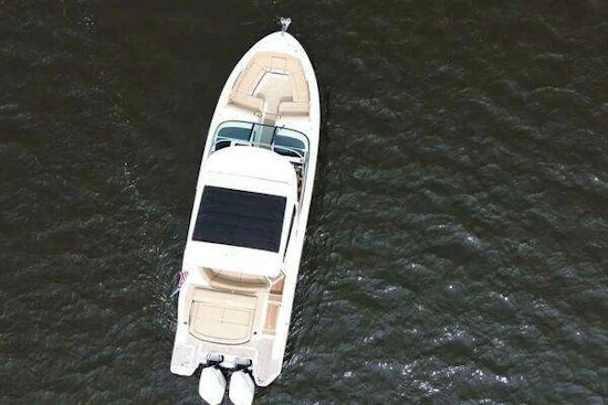 Sea Ray SLX 310 Outboard Yacht For Sale
