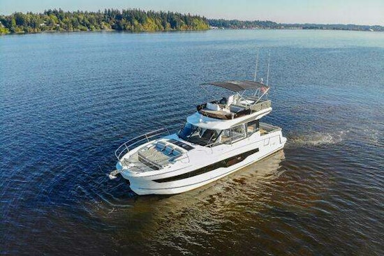 Jeanneau NC 1295 Fly Yacht For Sale
