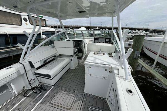 Blackfin 272 DC Yacht For Sale