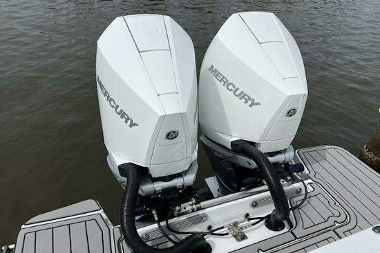 Blackfin 272 DC Yacht For Sale