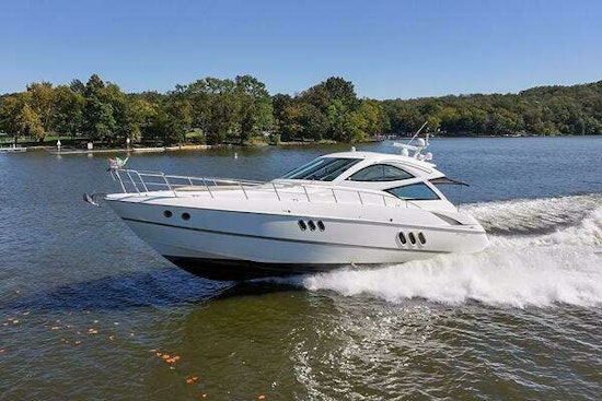Cruisers Yachts 520 Sports Coupe Yacht For Sale