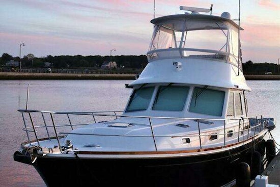 Sabre 48 Flybridge Sedan Yacht For Sale