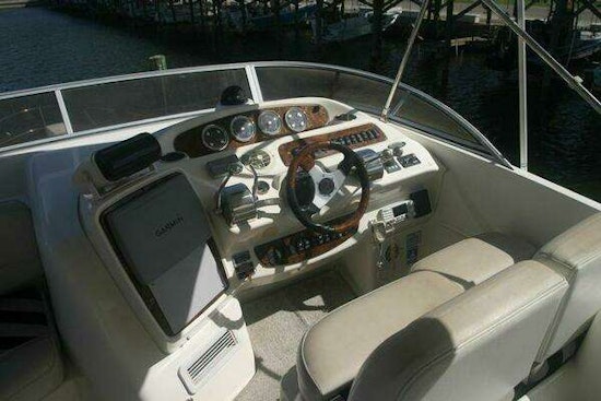 Meridian 411 Sedan Yacht For Sale