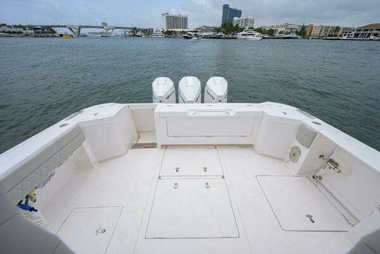 Intrepid Valor Yacht For Sale