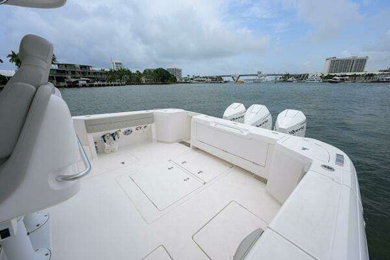 Intrepid Valor Yacht For Sale
