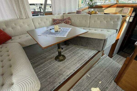 Bayliner 3870 Motoryacht Yacht For Sale