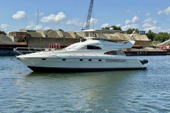 Fairline Squadron 55 Yacht For Sale