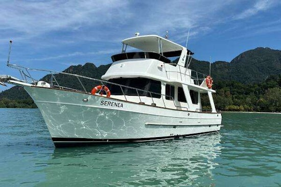 Explorer Motor Yachts 40 Sedan Yacht For Sale