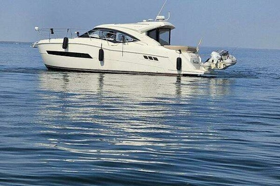 Carver C37 Yacht For Sale