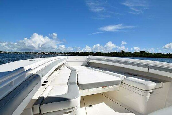 Regulator 31FS Yacht For Sale