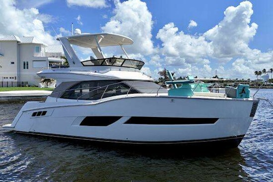 Carver C40 Yacht For Sale