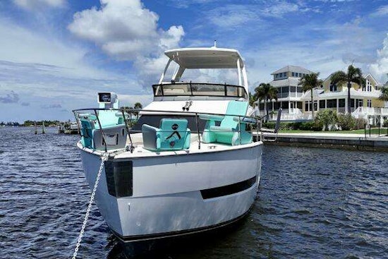 Carver C40 Yacht For Sale