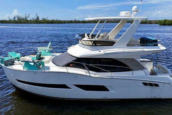 Carver C40 Yacht For Sale