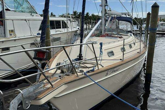 Island Packet 420 Yacht For Sale