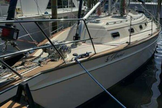 Island Packet 420 Yacht For Sale