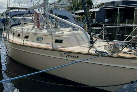 Island Packet 420 Yacht For Sale