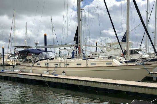 Island Packet 420 Yacht For Sale