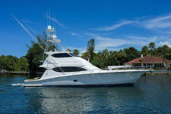 Hatteras 68 Convertible Yacht For Sale