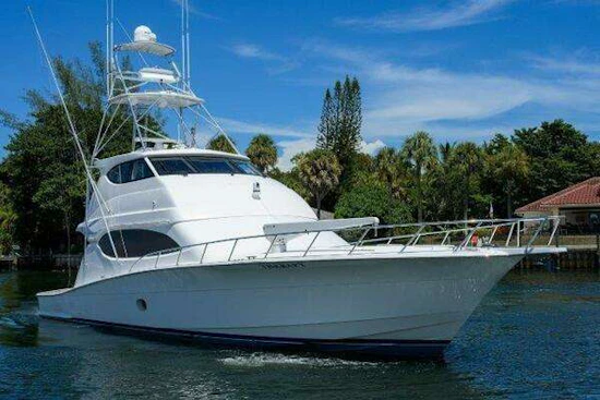 Hatteras 68 Convertible Yacht For Sale