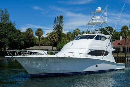 Hatteras 68 Convertible Yacht For Sale