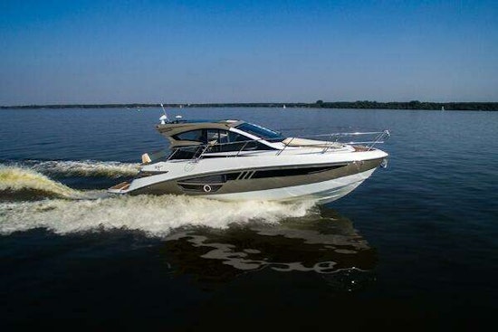 Cobrey 33 HT Yacht For Sale