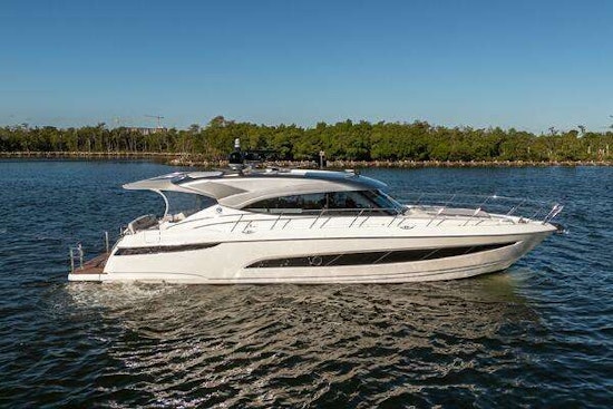 Riviera 5400 Sport Yacht Yacht For Sale