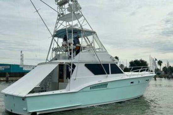 Hatteras 45 Convertible Yacht For Sale