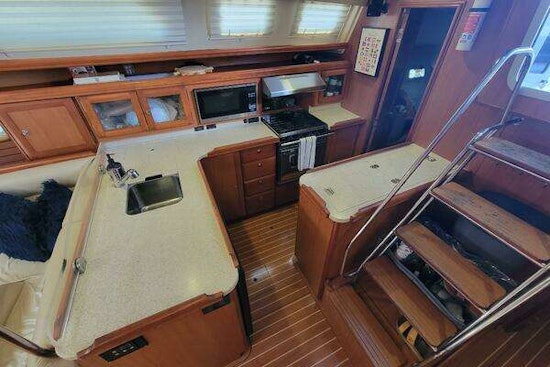 Hunter  Yacht For Sale