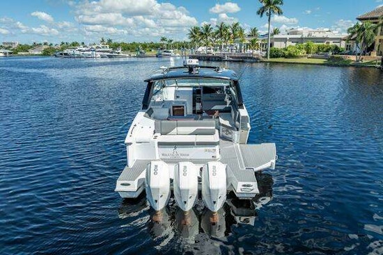 Cruisers Yachts GLS OB Yacht For Sale