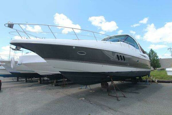 Cruisers Yachts 430 Sports Coupe Yacht For Sale