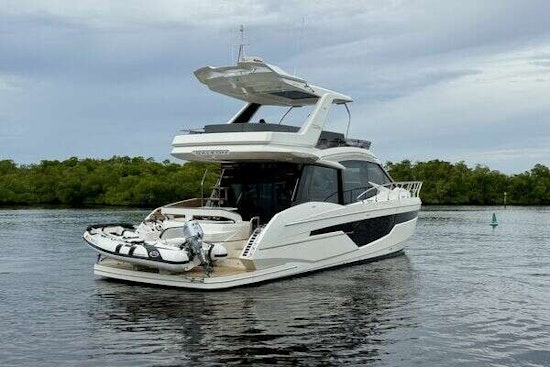 Galeon 500 FLY Yacht For Sale