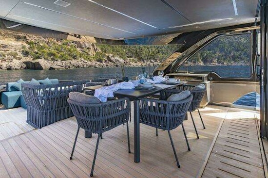 Explorer EX62 Yacht For Sale