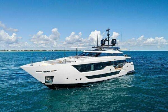 Custom Line Saetta 106 Yacht For Sale