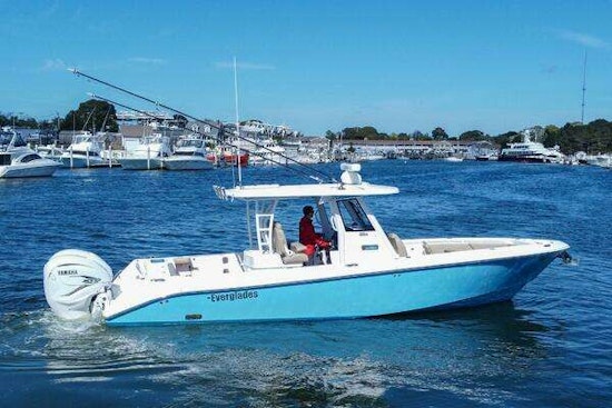 Everglades 335 CC Yacht For Sale