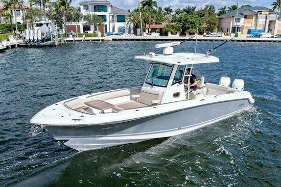 Boston Whaler 330 Outrage Yacht For Sale