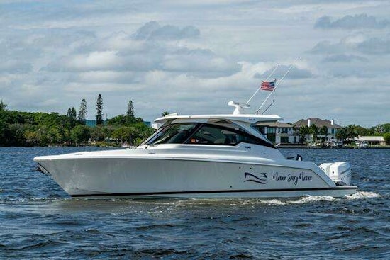 Tiara Yachts 34 LX Yacht For Sale