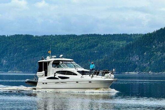 Cruisers Yachts 405 Express Motoryacht Yacht For Sale