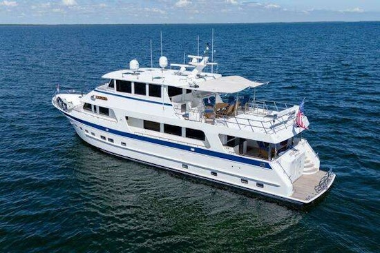 Outer Reef Yachts 860 Deluxbridge Motoryacht Yacht For Sale