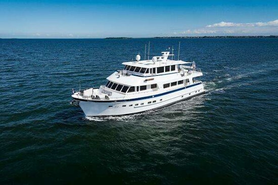 Outer Reef Yachts 860 Deluxbridge Motoryacht Yacht For Sale
