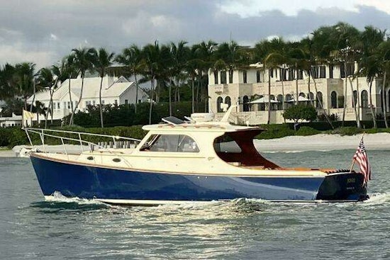 Hinckley 36 Picnic Boat EP Yacht For Sale