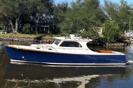 Hinckley 36 Picnic Boat EP Yacht For Sale