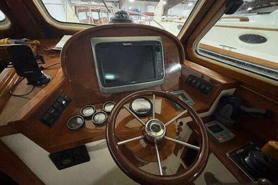 Hinckley 36 Picnic Boat EP Yacht For Sale