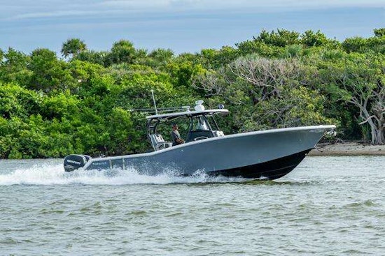 Tidewater 320 CC Yacht For Sale