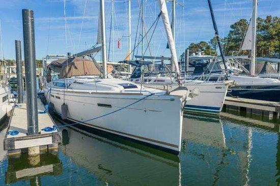 Jeanneau 439 Yacht For Sale