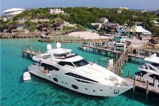 Custom Line 100 Yacht For Sale