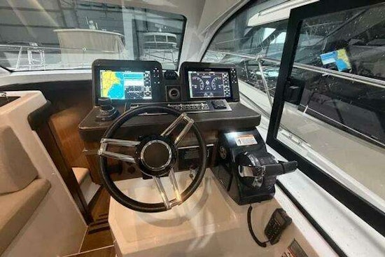 Four Winns 355 Vista Coupe Yacht For Sale