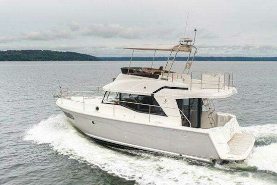 Beneteau Swift Trawler 35 Yacht For Sale